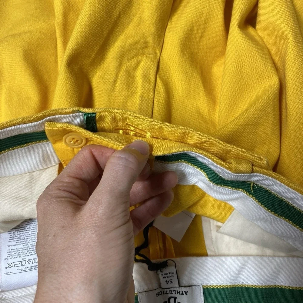 Banana Republic Mens 34 Athletics Shorts Yellow Pleated Bermuda Chino NWT